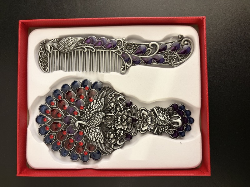 Peacock Comb